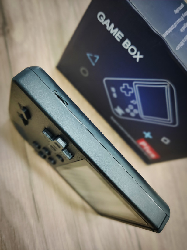 کنسول بازی دستی Game Box Plus نوستالژی ۴۰۰ بازی